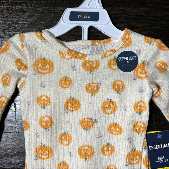 NWT PJ Essentials 2T Pumpkin Jack-o-Lantern Pajama Set - Picture 2 of 8